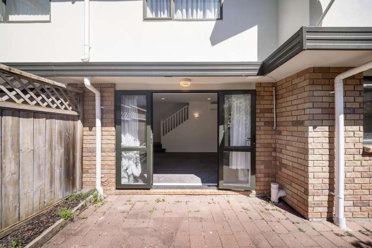 17/2 Arawa Street New Lynn_0