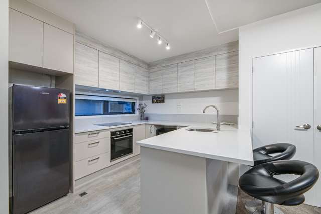 6/43B Waimumu Road Massey_3