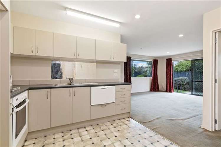 3 Clinton Lane Woolston_4