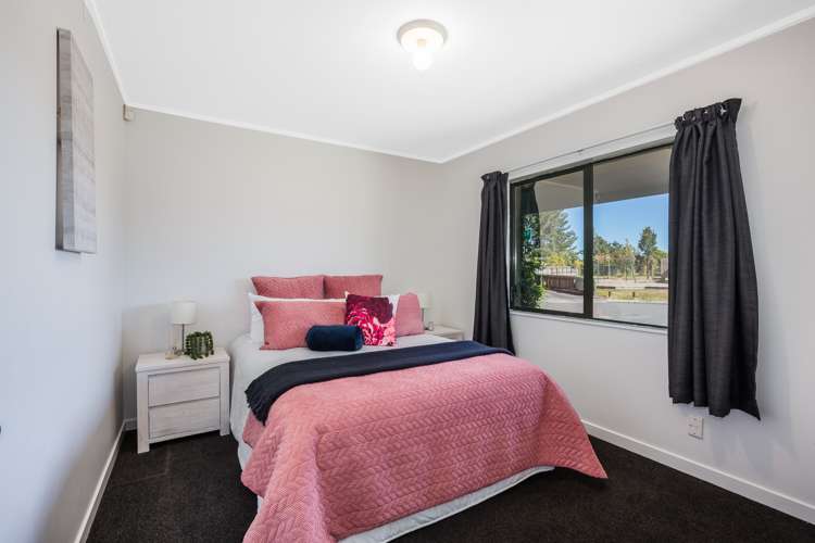 16 Mcmanaway Grove Stokes Valley_13