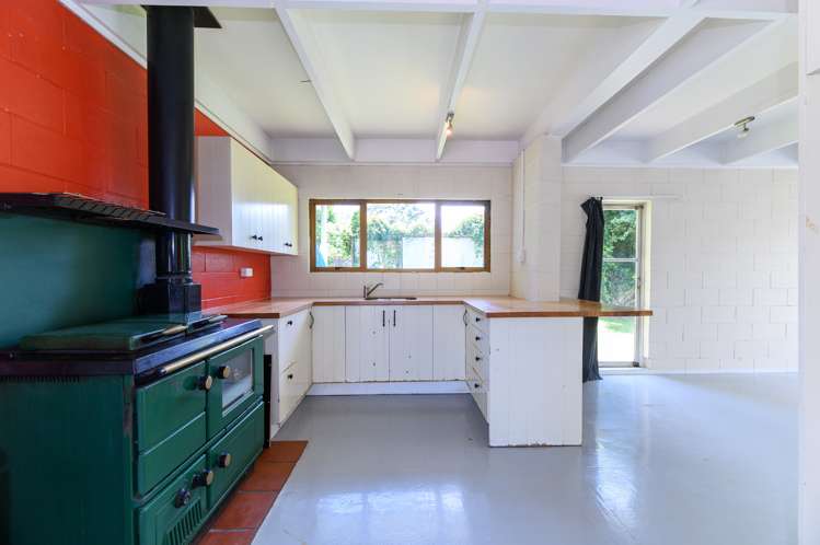 6 Shirley Road Parau_19