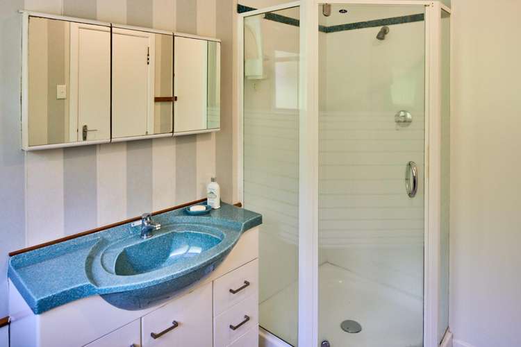 108 Helston Road Paparangi_19