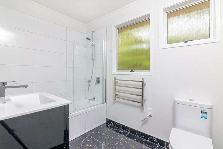 15 Tallington Crescent Torbay_6