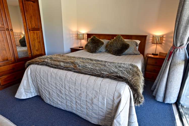 13 Penlington Place Akaroa_10