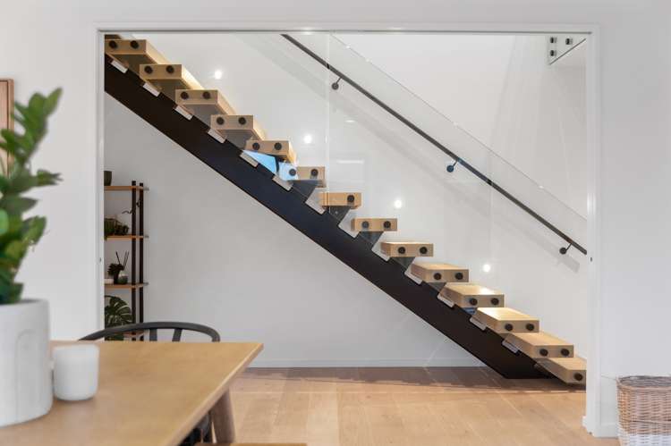 23 Nederland Avenue Burwood_16