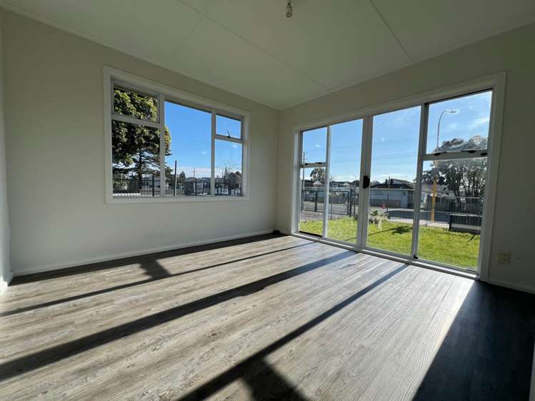 74 Russell Road Manurewa_12