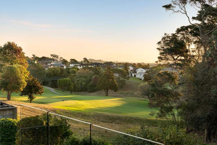 2/159 Norman Lesser Drive_1