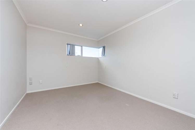 10 Stamford Crescent Flat Bush_19