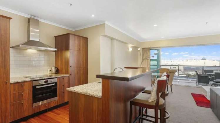 64/139 Quay Street City Centre_4