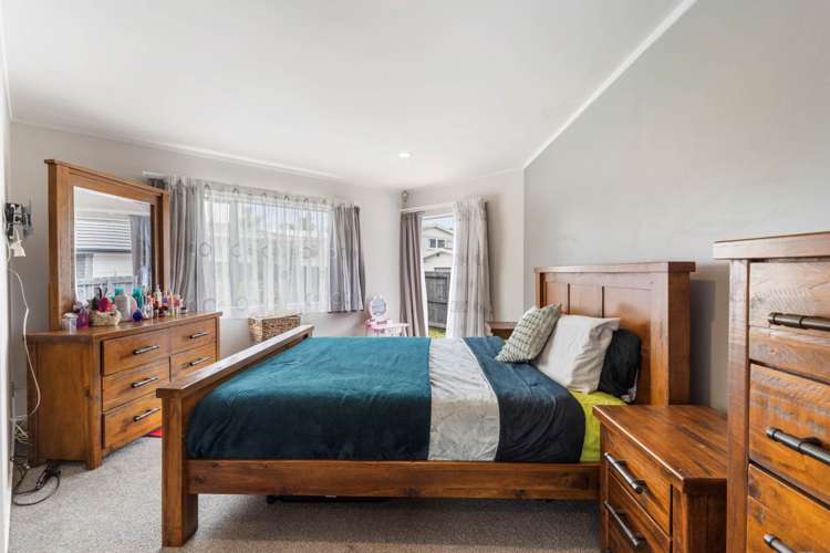 2/296 Wairau Road Glenfield_5