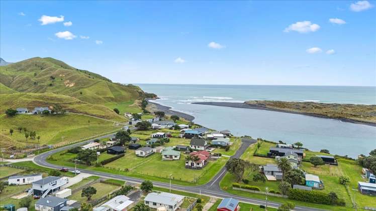 24 Rauparaha Street Marokopa_6