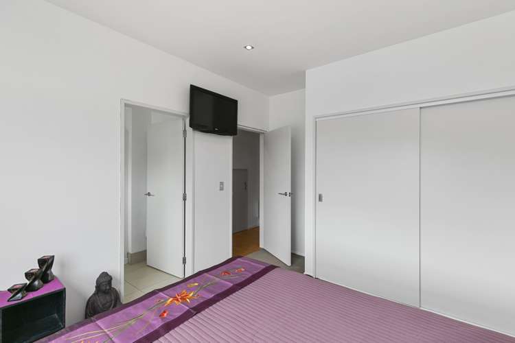 82 Saddleback Grove Karori_12