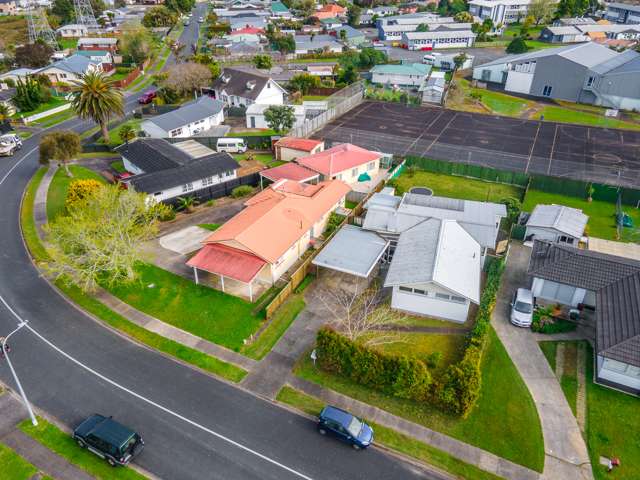 92 Edgewater Drive Pakuranga_1