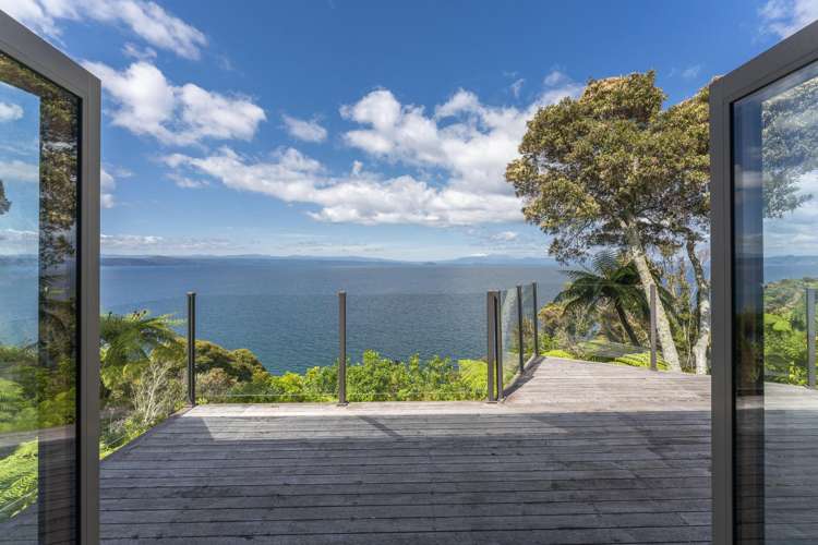 47 Whakamoenga Point Acacia Bay_9