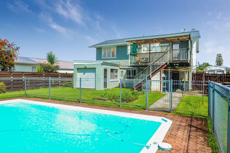 16 Clinton Avenue Te Atatu Peninsula_5
