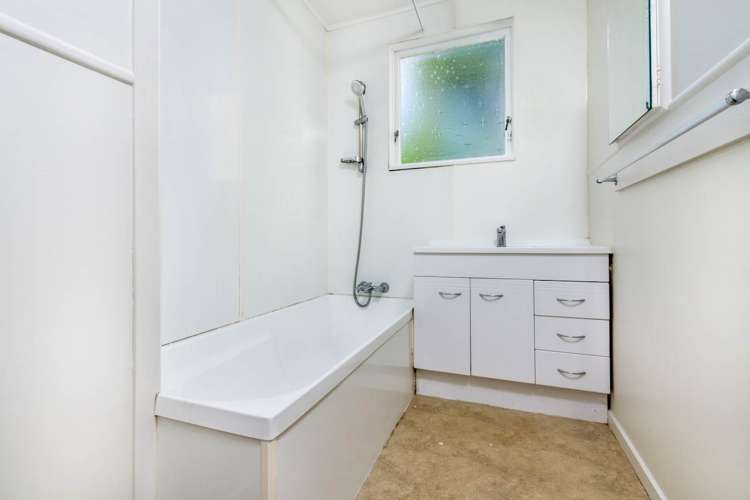 53 Taurus Crescent Beach Haven_18