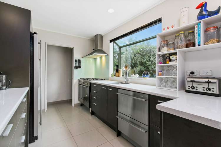 4 Skybird Place Glen Eden_0