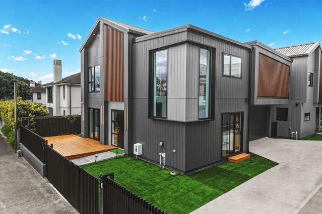 Brand New, 216m² & Double Garage – DGZ