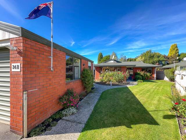 Springlands Townhouse 1990’s Brick Classic