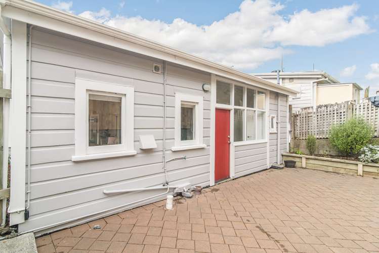 66 Mein Street Newtown_12