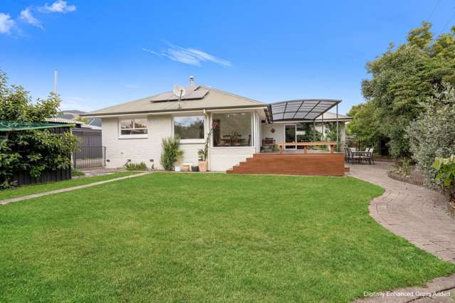 A Family Favourite with Exceptional Outdoor Flow!