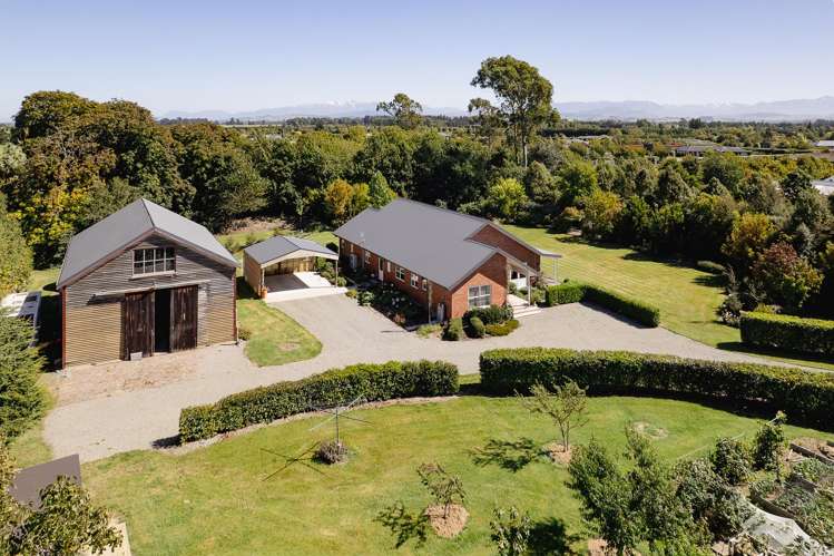 49 Stott Drive Darfield_32