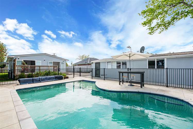 25 Tiroroa Avenue Te Atatu South_8