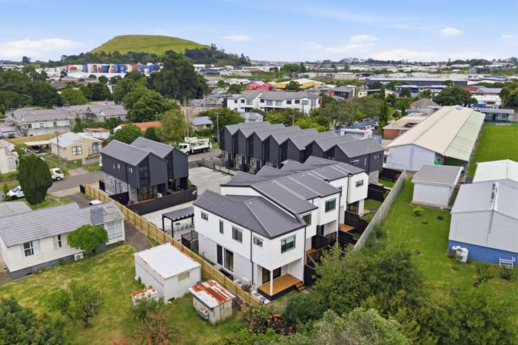 12 Taratoa Street Point England_37