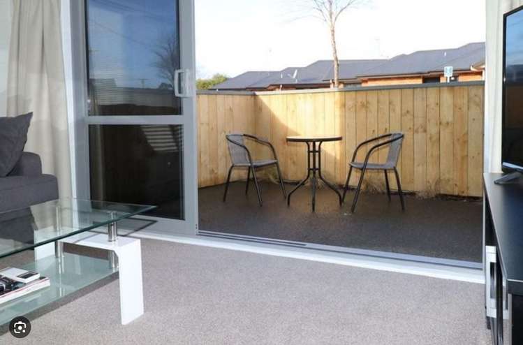 1/5 Jones Crescent Melville_5