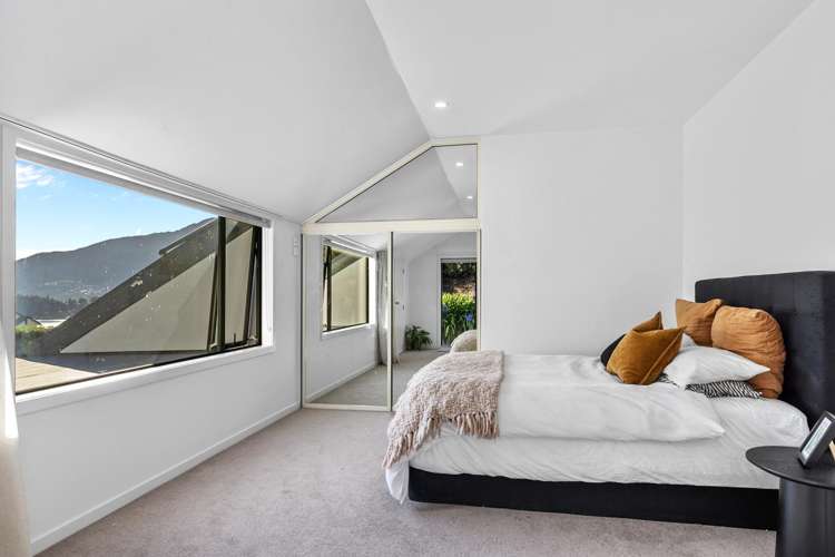 8 Elizabeth Place Kelvin Heights_15