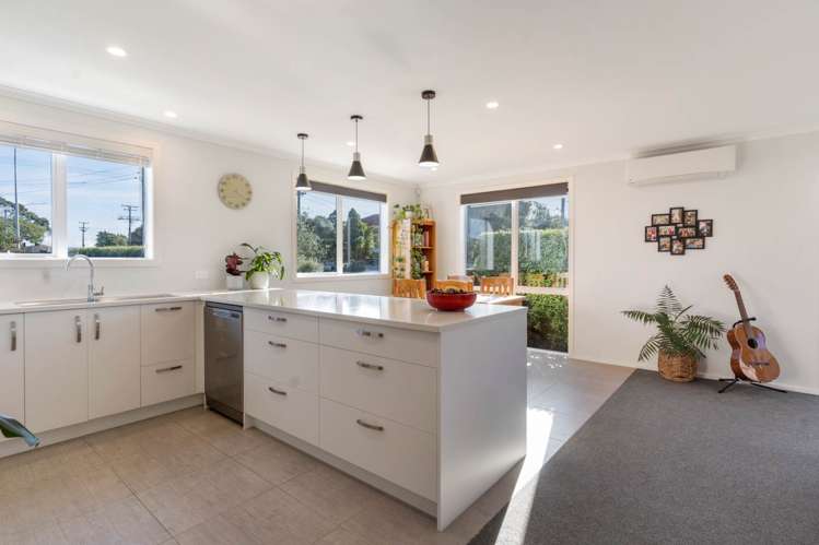 16a Gloria Avenue Te Atatu Peninsula_5
