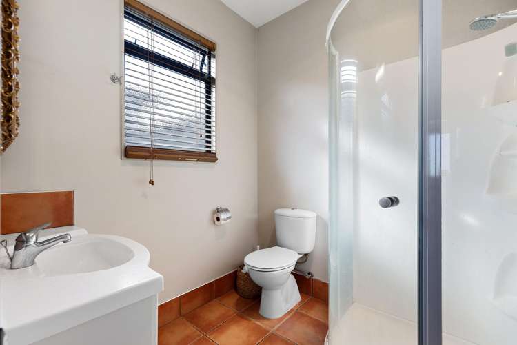 31 Aurora Avenue Welcome Bay_11