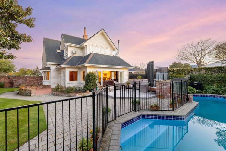 69 Office Road Merivale_21