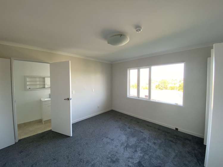 158 Titirangi Road New Lynn_16