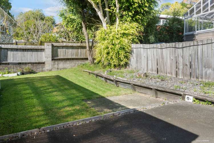 1/1a Hatherlow Street Glenfield_11