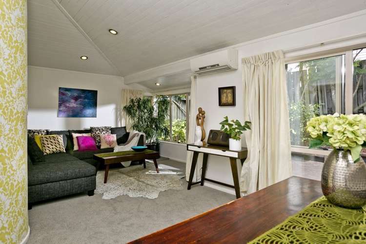 2/17 Aorangi Place Birkenhead_3