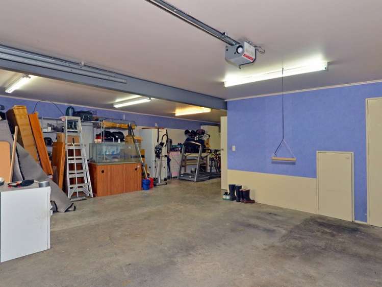 34 Easther Crescent Kew_10