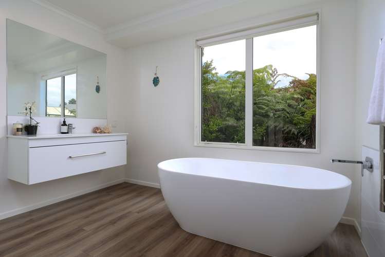 2 Les Wakefield Road Mapua_20