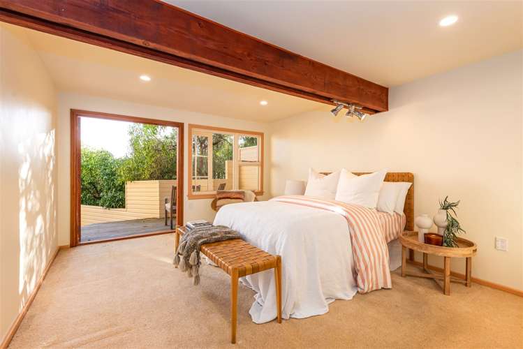 8 Ngaio Lane Charteris Bay_8