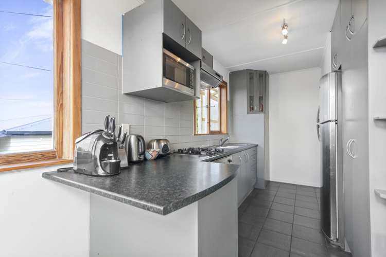 2/17 Paton Avenue Te Atatu South_5