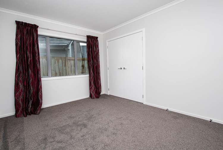9 Santiago Place 2743_17