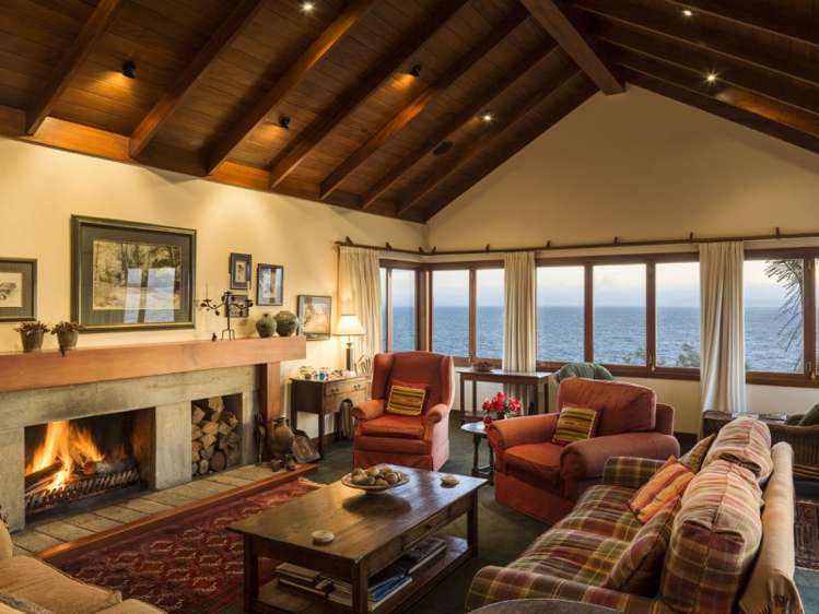 22 Whakamoenga Point Acacia Bay_13