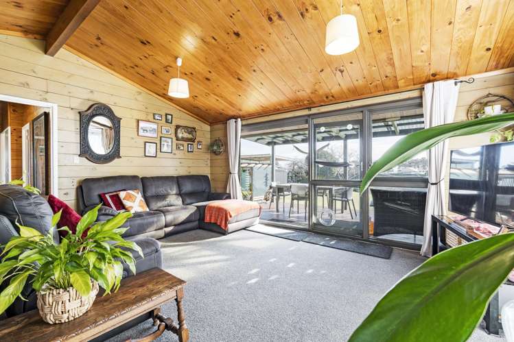 38 Hume Street Waitara_1