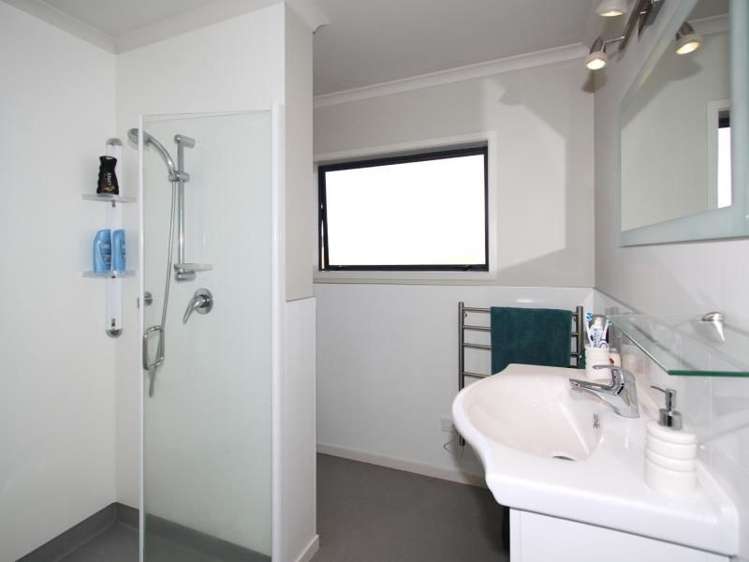 23 Montague Grove Stratford_15