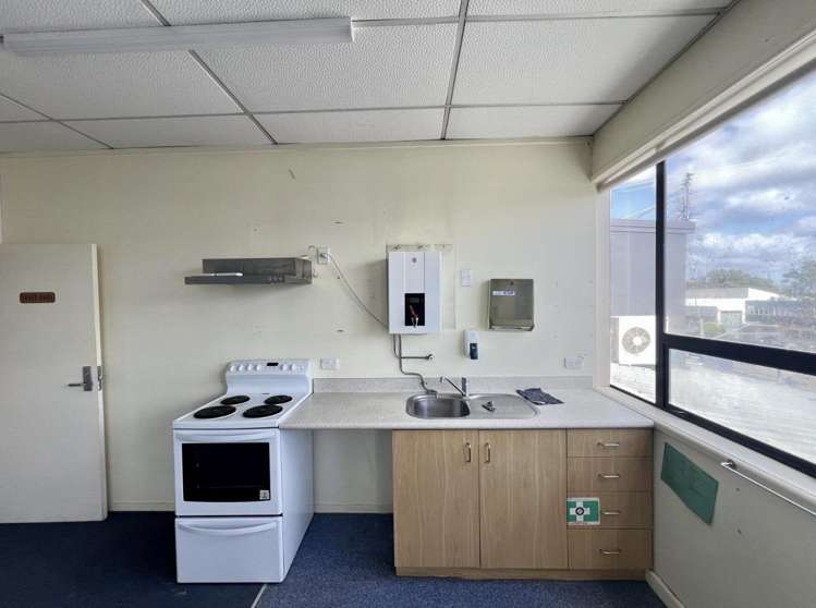 1st Floor/945A New North Road Mount Albert_4