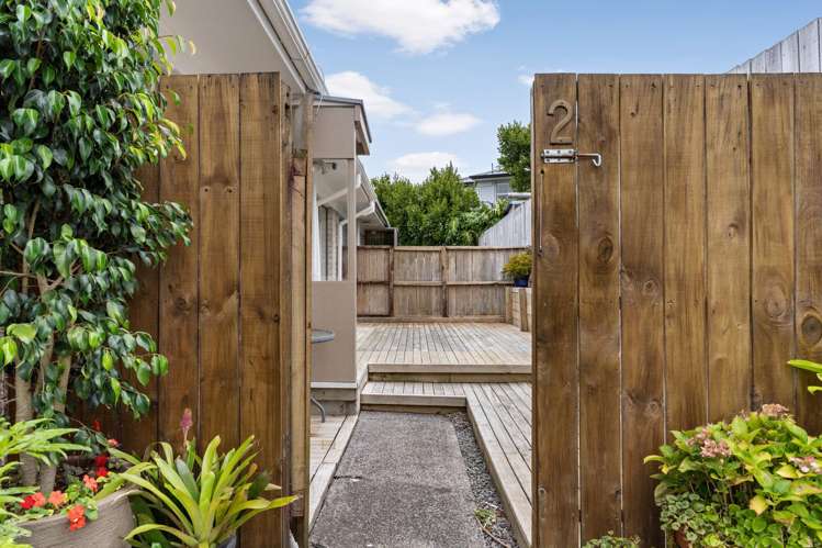 2/1 Flagstaff Place Massey_14