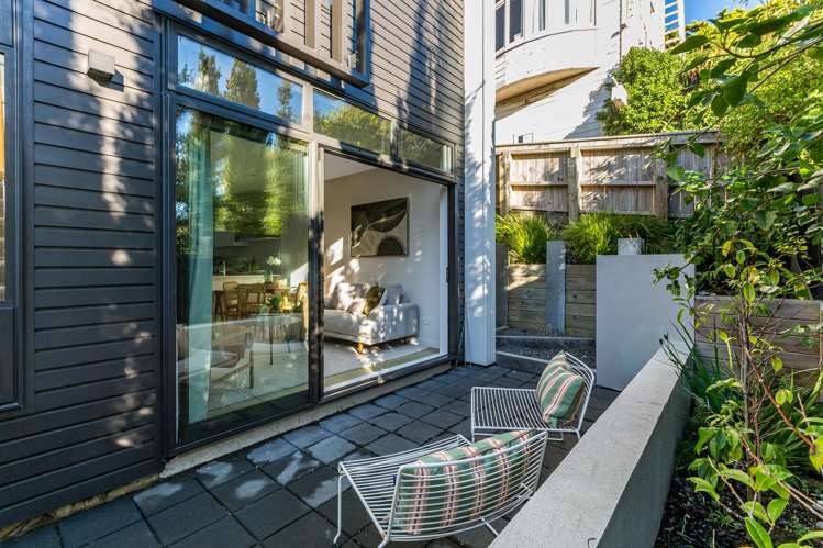 4f Armour Avenue Mount Victoria_17