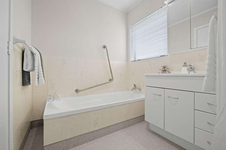 11 Mountbatten Place Dinsdale_11