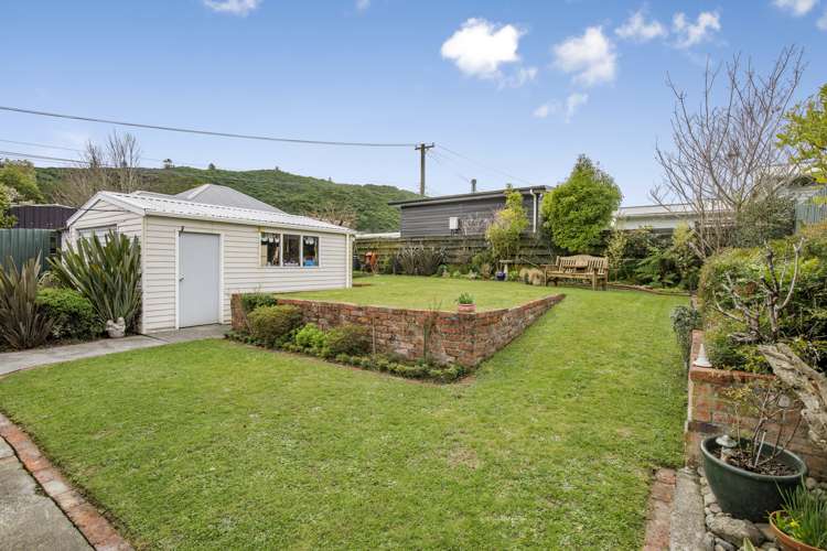 111 Hine Road Wainuiomata_2