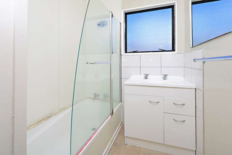 2/39 Sturdee Road Manurewa_4